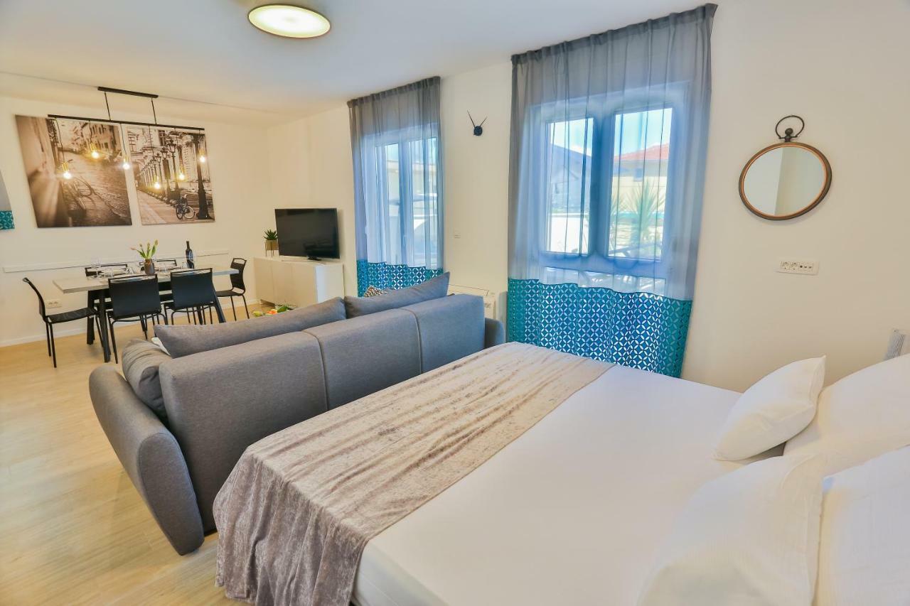 Luxury Urban Villa Apartments With Jacuzzi Split Ngoại thất bức ảnh