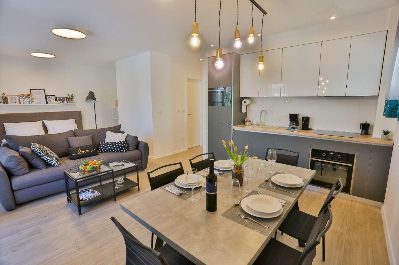 Luxury Urban Villa Apartments With Jacuzzi Split Ngoại thất bức ảnh