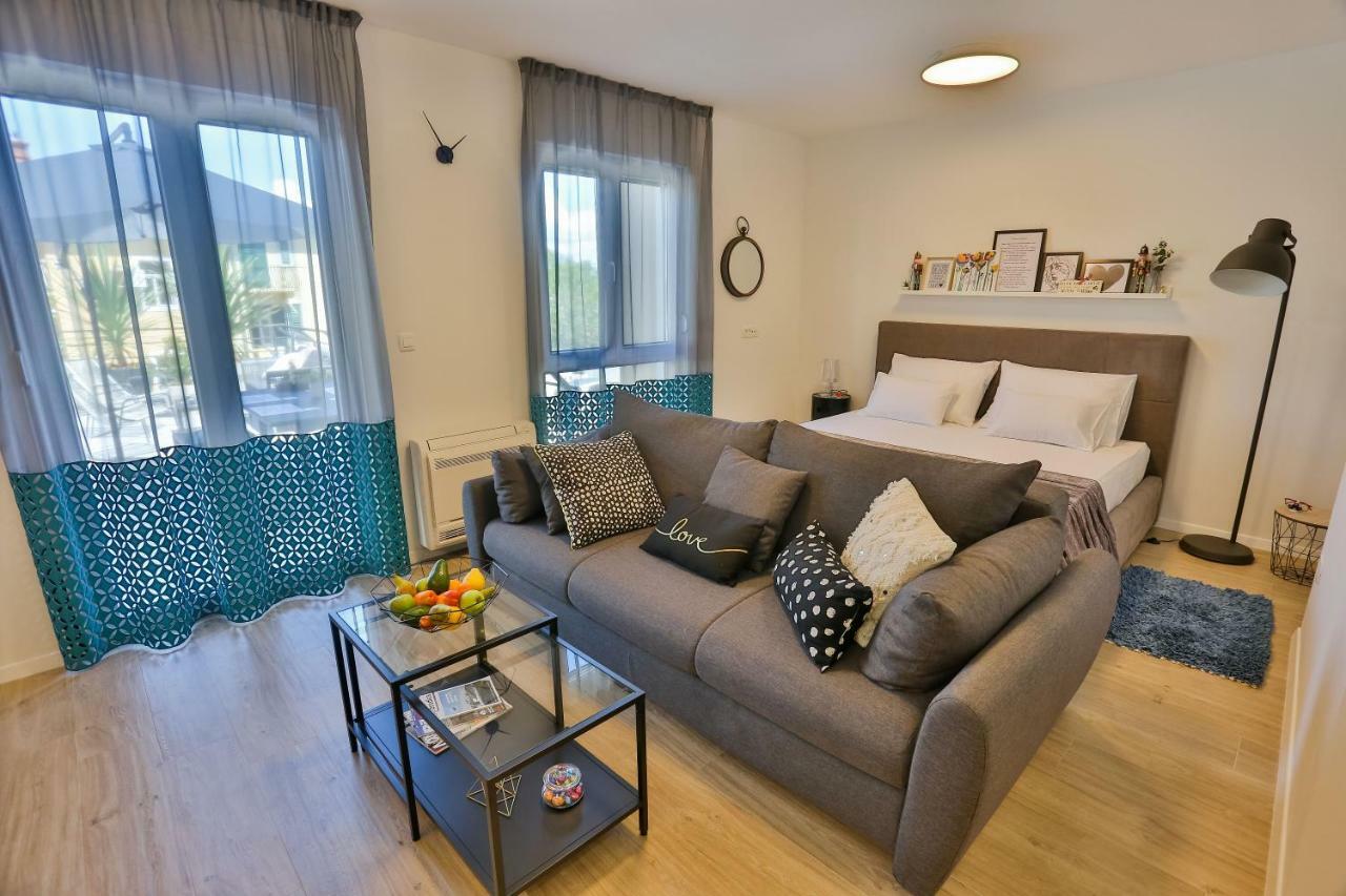 Luxury Urban Villa Apartments With Jacuzzi Split Ngoại thất bức ảnh