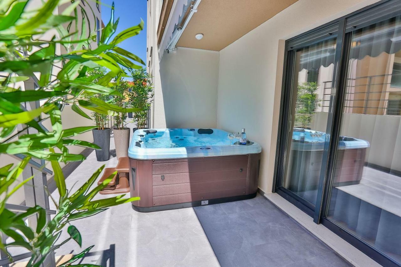 Luxury Urban Villa Apartments With Jacuzzi Split Ngoại thất bức ảnh